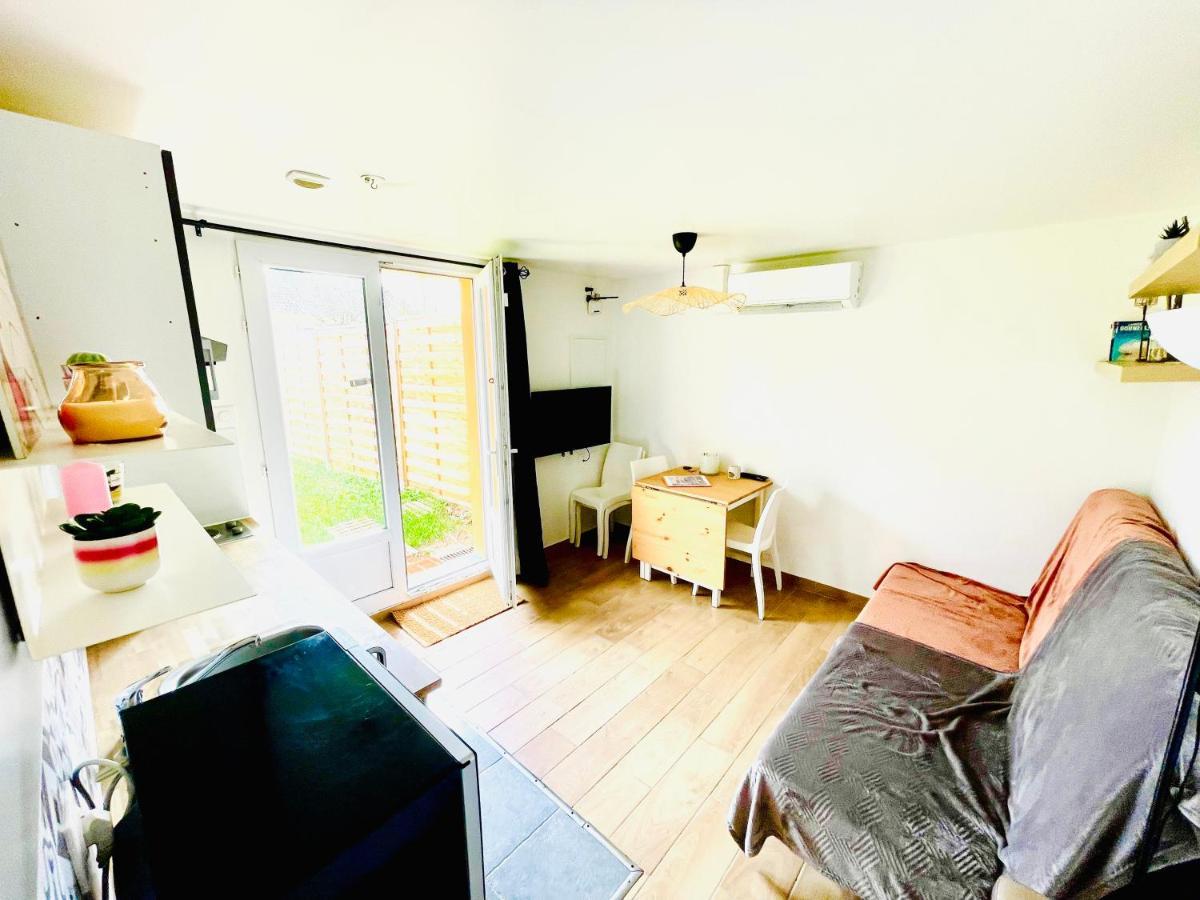 Secret Garden Parking Hyper Centre & Calme Apartment Кле-Суи Екстериор снимка