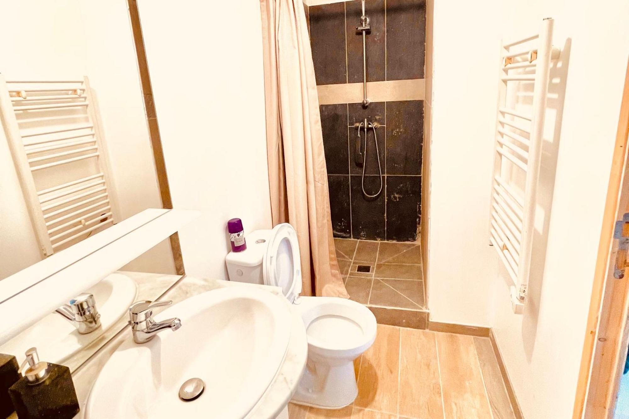 Secret Garden Parking Hyper Centre & Calme Apartment Кле-Суи Екстериор снимка