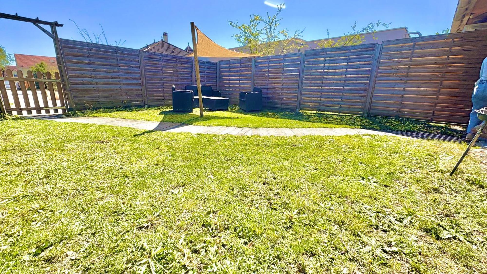 Secret Garden Parking Hyper Centre & Calme Apartment Кле-Суи Екстериор снимка