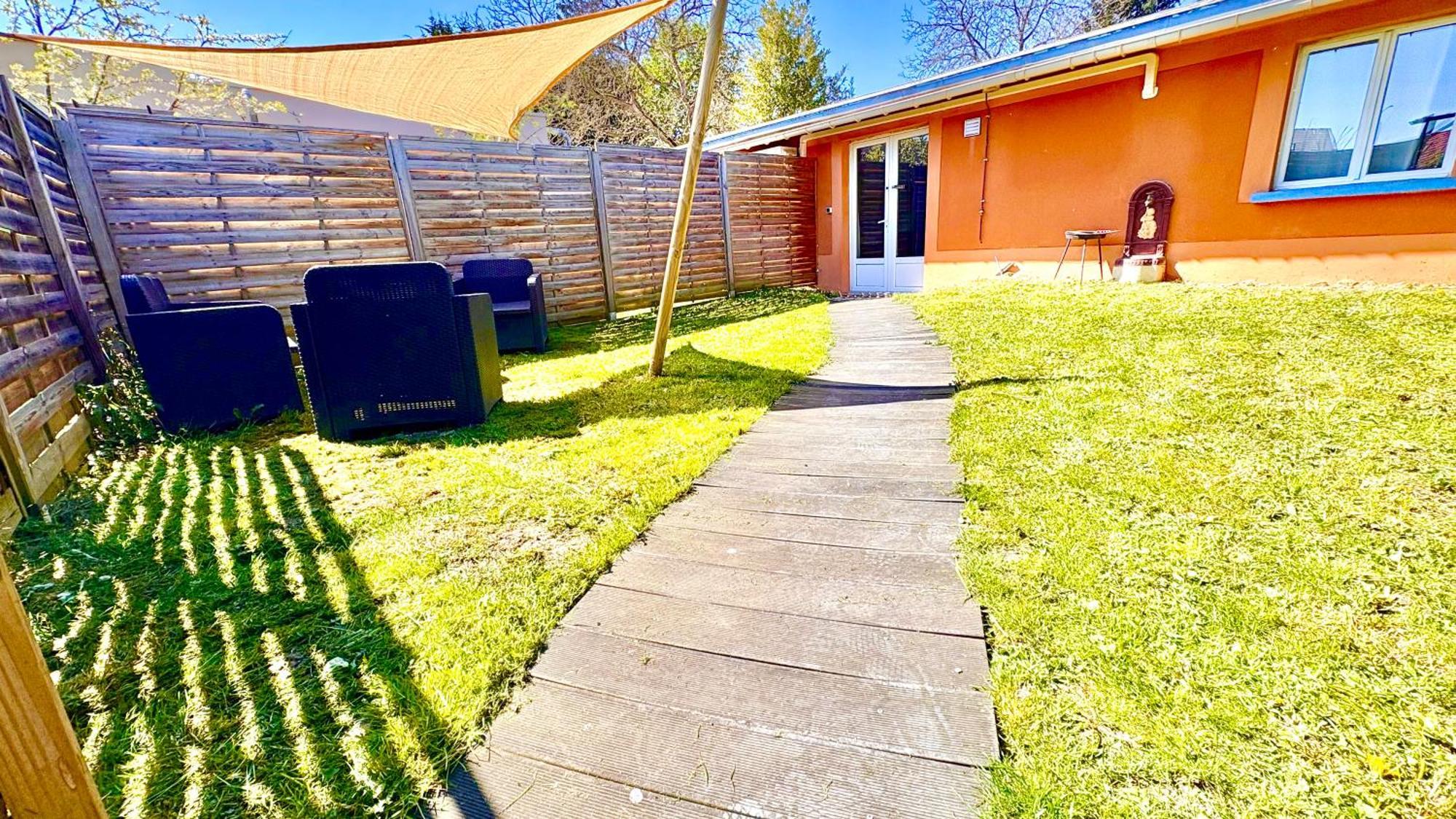 Secret Garden Parking Hyper Centre & Calme Apartment Кле-Суи Екстериор снимка