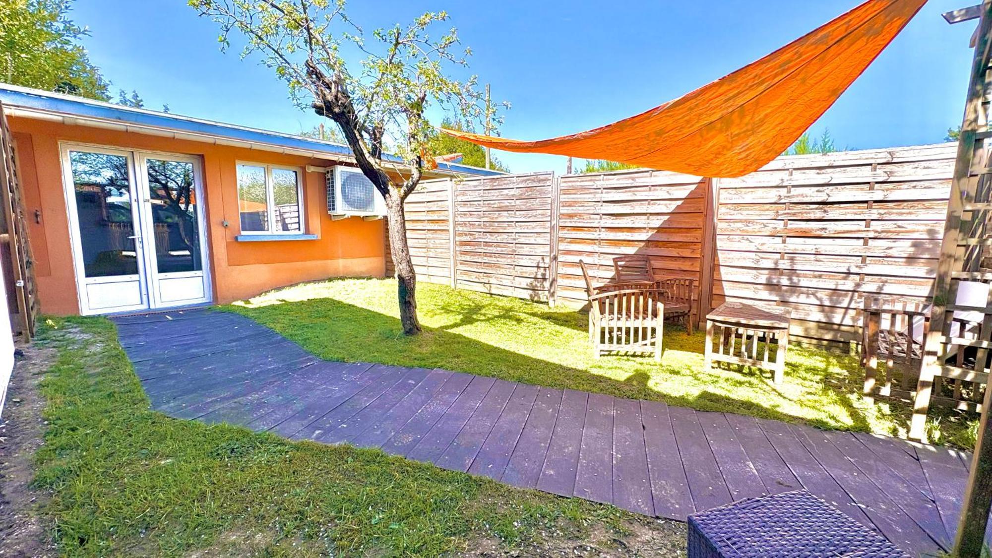 Secret Garden Parking Hyper Centre & Calme Apartment Кле-Суи Екстериор снимка